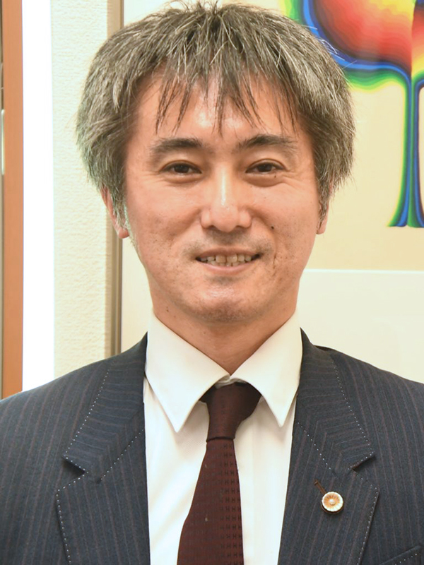 野村 亮輔